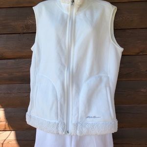 Women’s reversible fleece vest